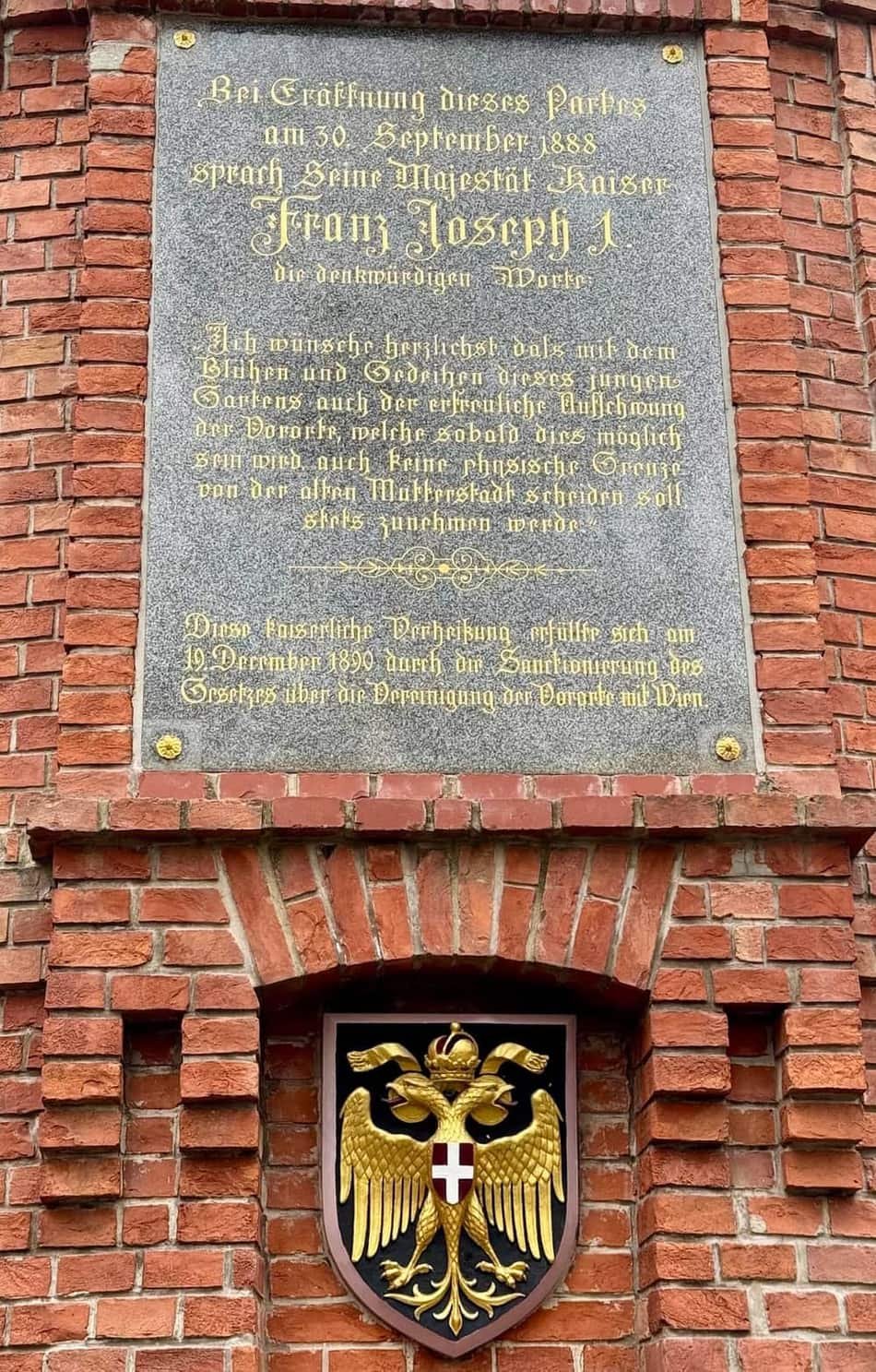 Aussichtsturm Paulinenwarte im Türkenschanzpark — 2