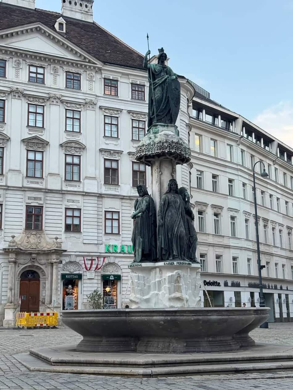 Austriabrunnen — 2