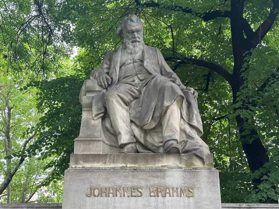 Johannes Brahms Monument