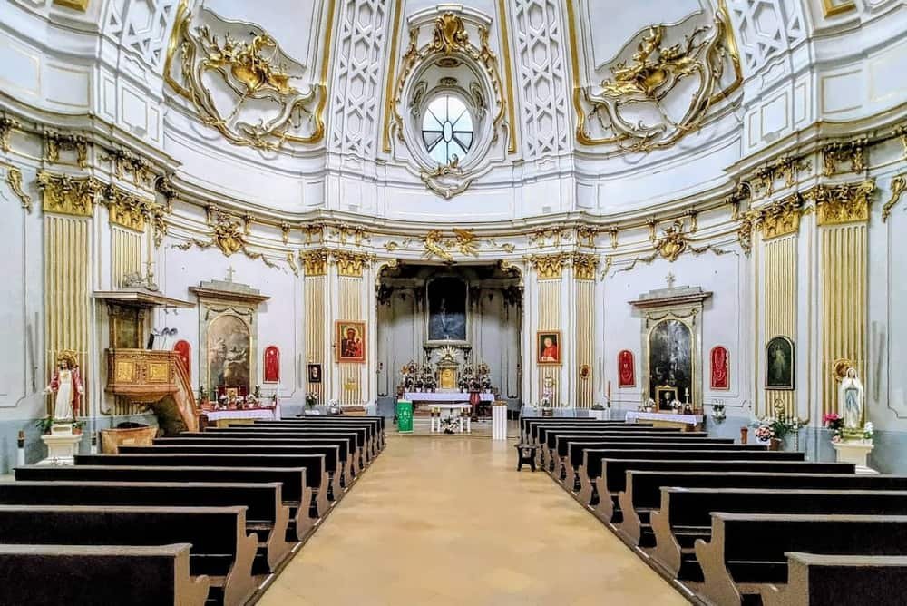 Kirche Zum Hl. Kreuz