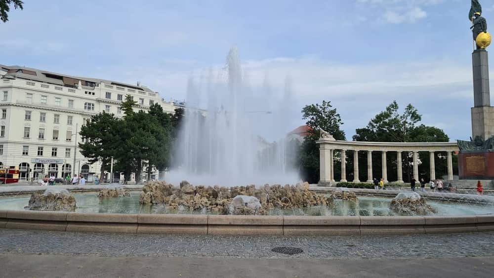 Monument in honor of the soldiers of the Soviet Army — 2