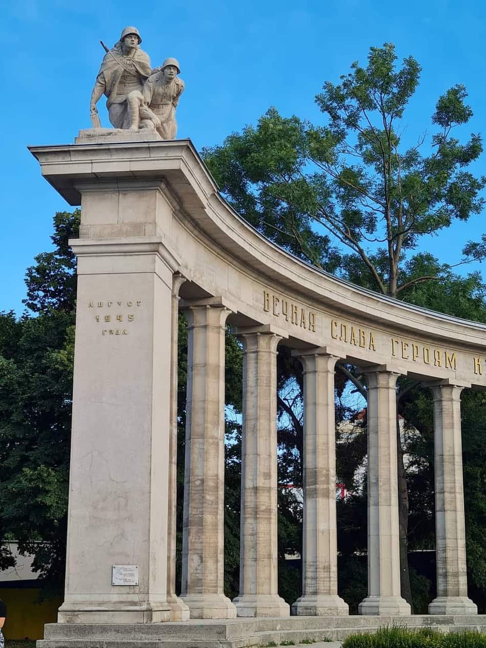 Monument in honor of the soldiers of the Soviet Army — 3