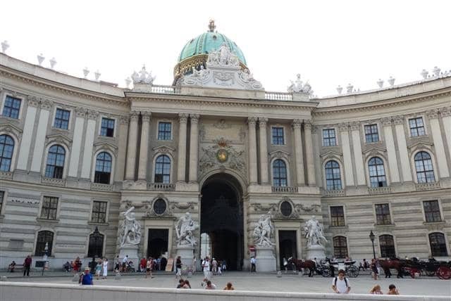 Neue Burg — 2