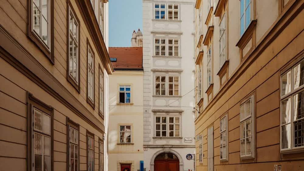 Salzburg and Hallstatt from Vienna: An Honest Guide to the Distances