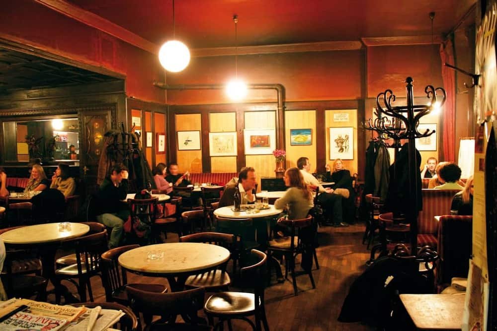 Vienna in Winter: Balls, Coffee Houses, Markets and Ice