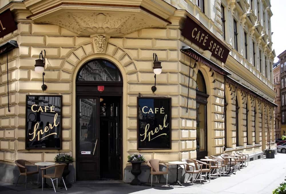 Viennese Coffee House Etiquette: How to Order, Sit and Pay Like a Local