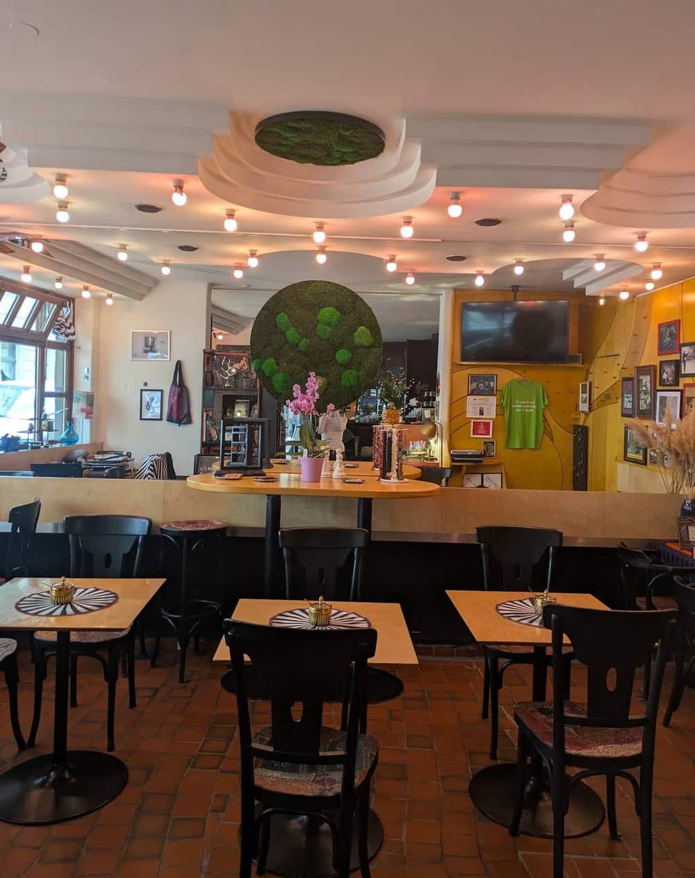 Kunst-Café in Hundertwasserhaus