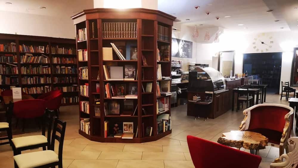 Vox Libri Café & modernes Antiquariat