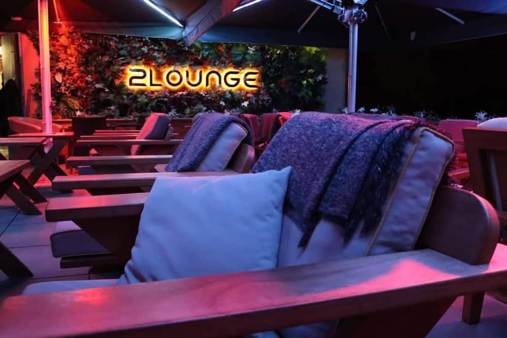 2 Lounge Cocktail & Shisha Bar