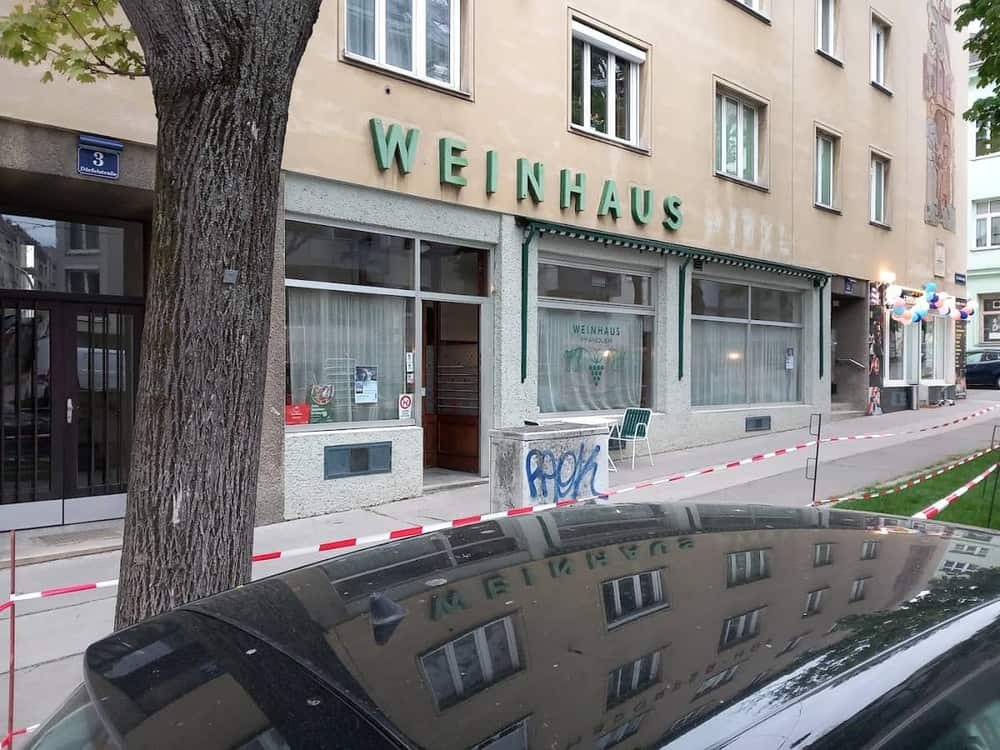 Weinhaus Pfandler "Zu den Seligen Affen"