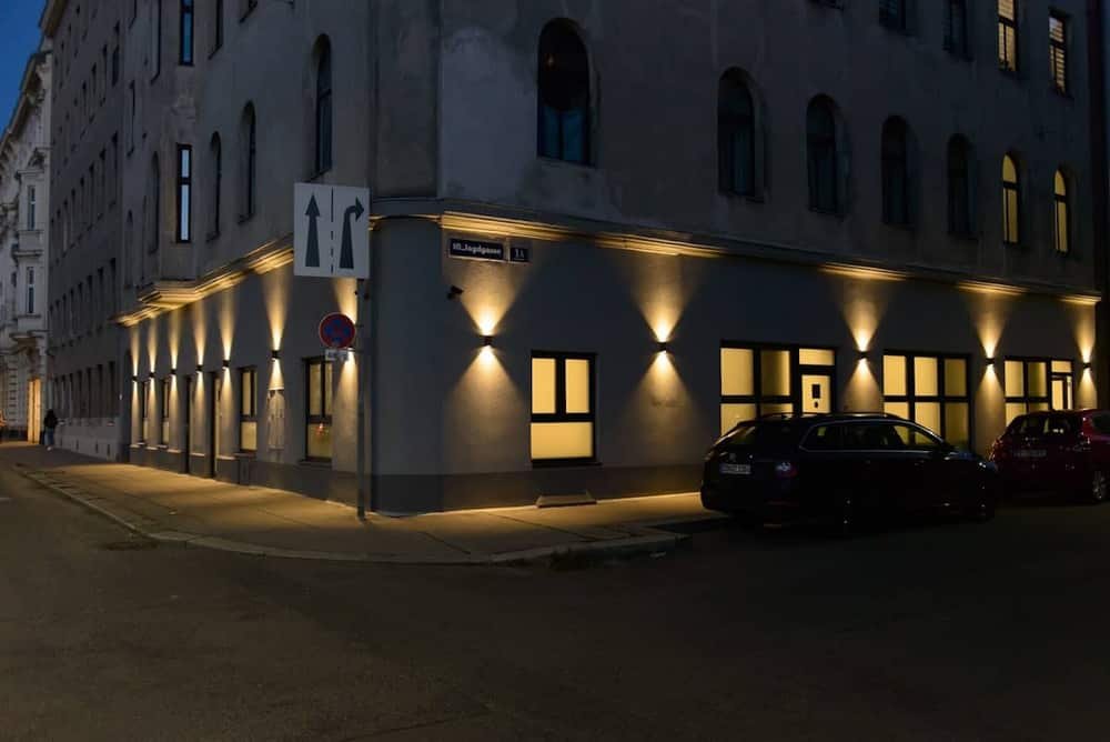 La Vienna Suites