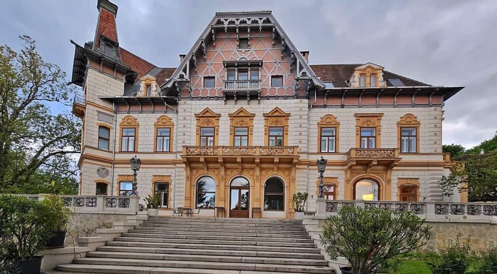 Springer Palace