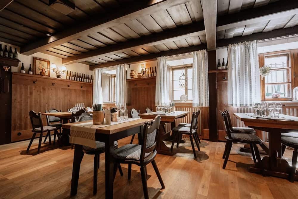 The Heuriger Guide: How Vienna's Wine Taverns Work and Where to Go