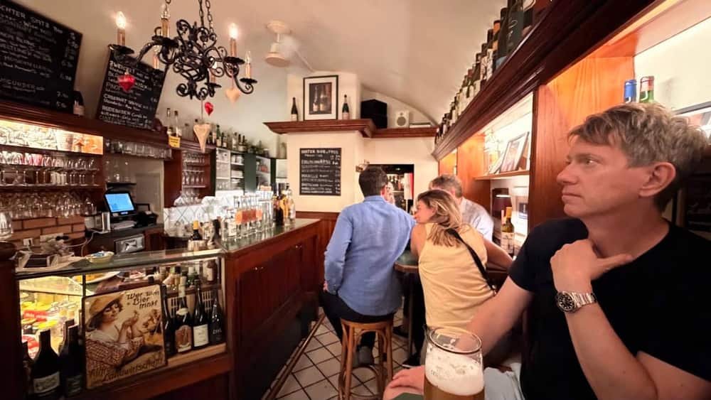 VIS A VIS - Weinbar — 2