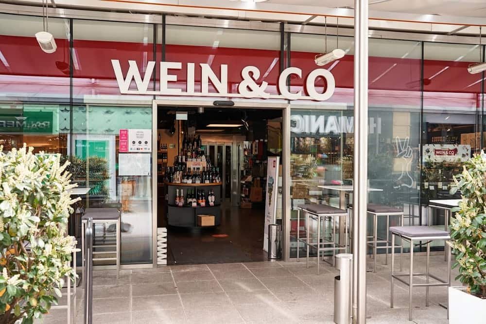 WEIN & CO Wien Hietzing – Weinbar & Shop