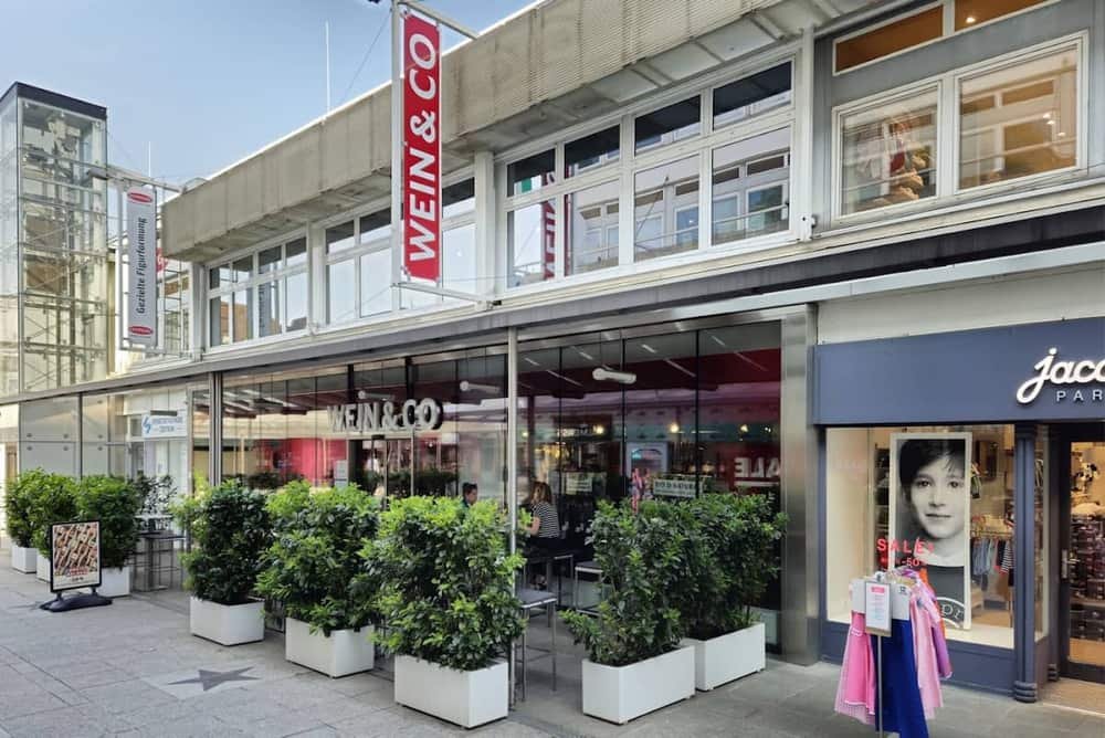 WEIN & CO Wien Hietzing – Weinbar & Shop — 3