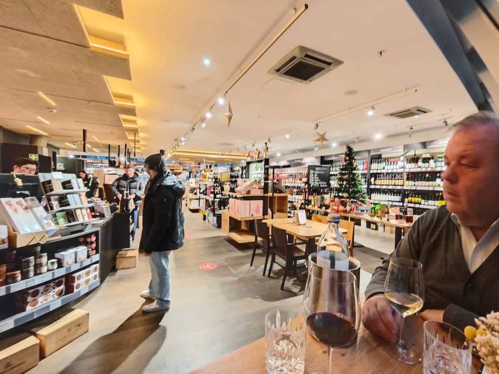 WEIN & CO Wien Mariahilfer Straße – Weinbar & Shop — 3