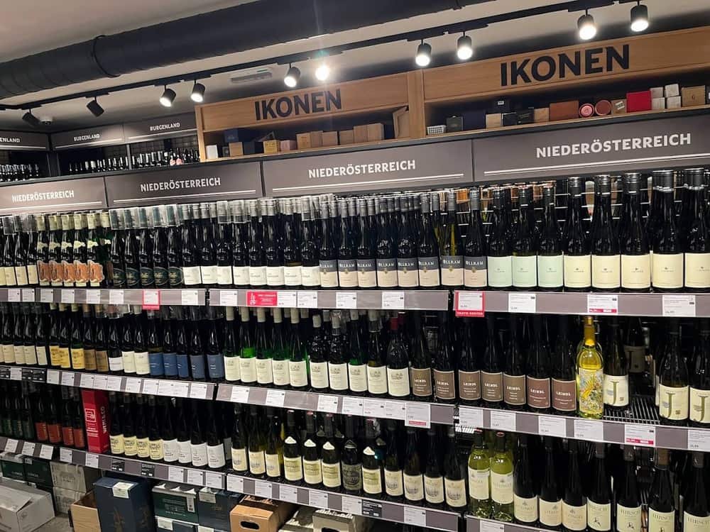 WEIN & CO Wien Schottentor – Weinbar & Shop — 3