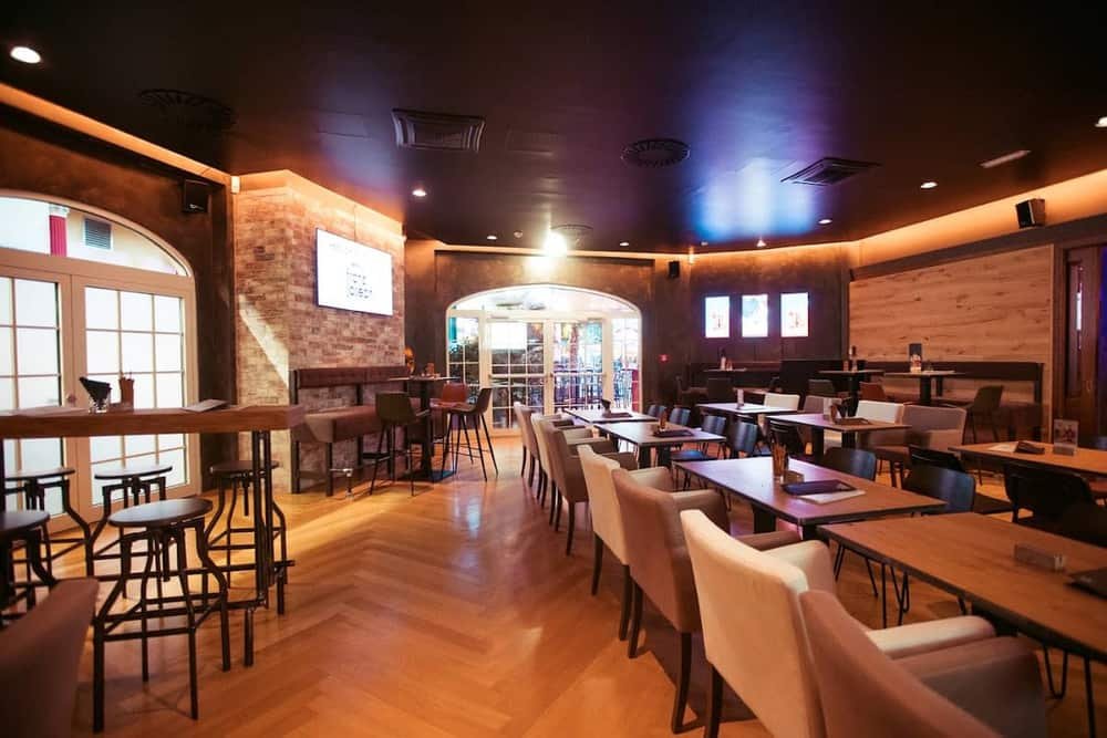 Franz Joseph Bar & Lounge